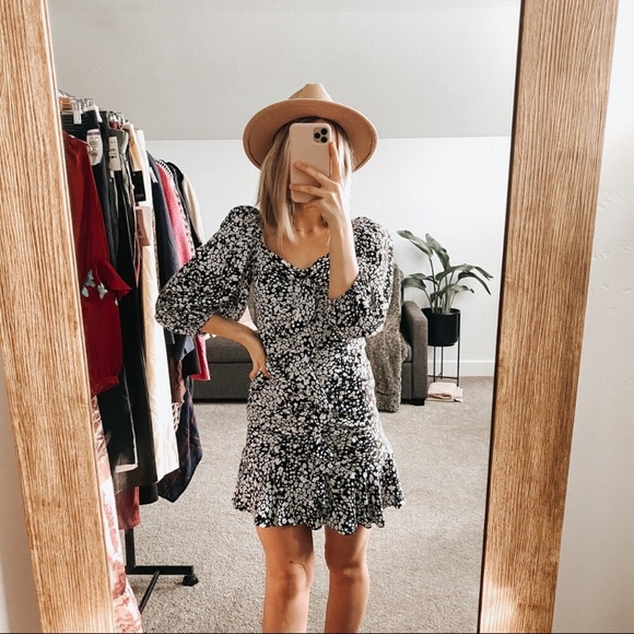 NEW Zara ✨Floral Puffed Sleeve Ruched Mini Dress - Picture 1 of 12